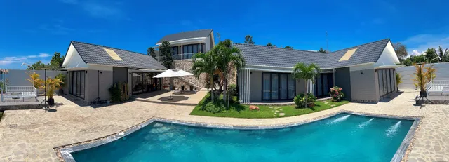 Moon Lake Villa Homestay