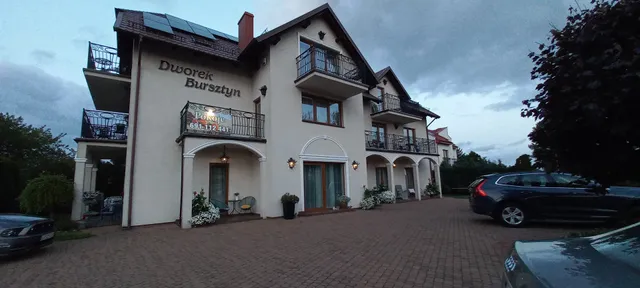 Dworek Bursztyn