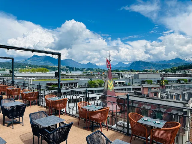 QIRIN - Sushi & Drinks