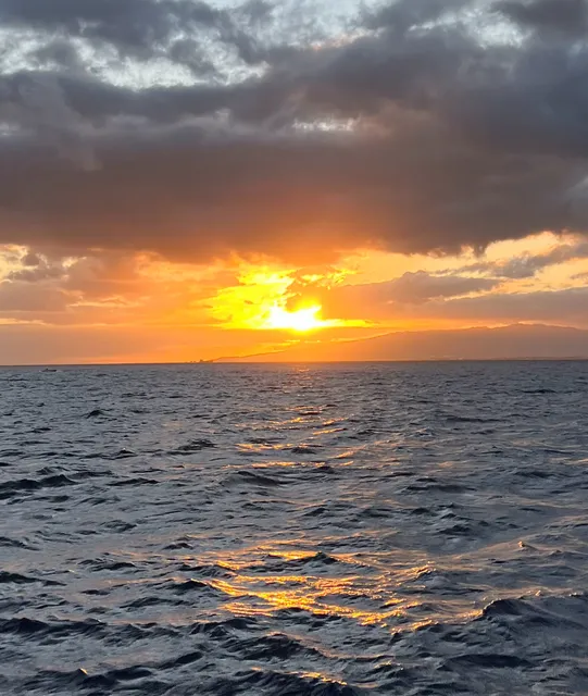 Hawaii Blue Water Sailing