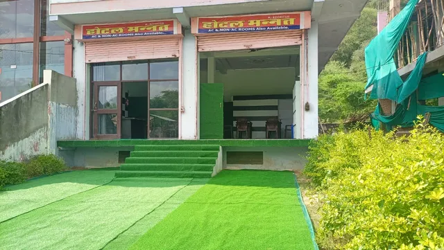 OYO 38401 Hotel Signature And Restaurant