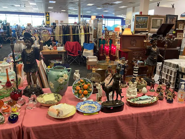 Berwyn Indoor Vintage Market