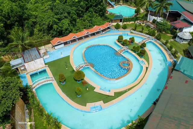 Hidden Valley Wave Pool And Mountain Resort