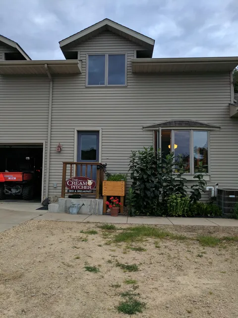 Cream Pitcher Bed & Breakfast