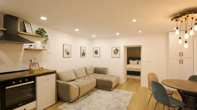 Rope Street eState Picturesque