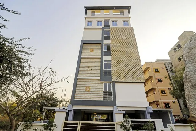 Collection O 77188 Corner Courtyard