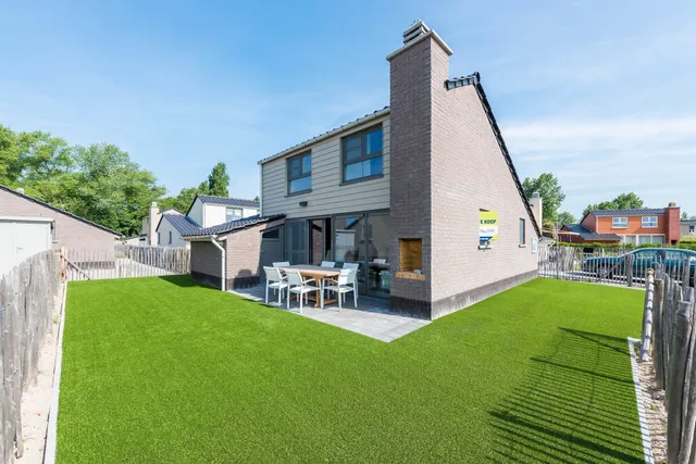 Zee en polder vakantiepark