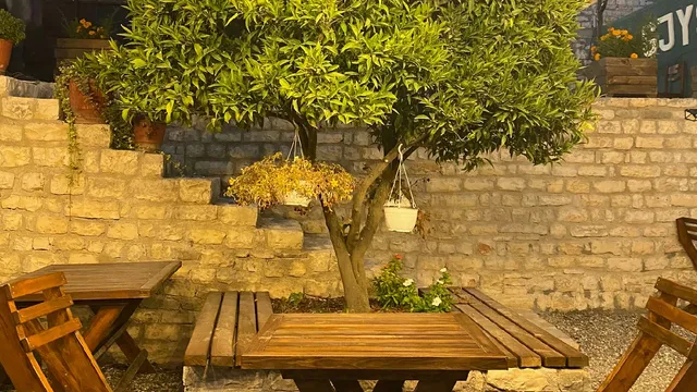 Te Gjyshi - Hotel & Restaurant