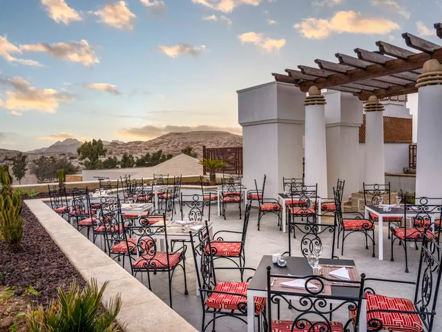 Al Ghadeer Roof Garden