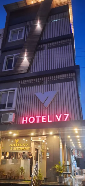 Hotel V7