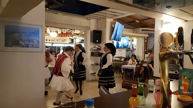 Demis Suomalainen Baari Ravintola Karaoke