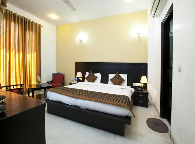 SilverKey Executive Stays 20036 Akash Neem Marg