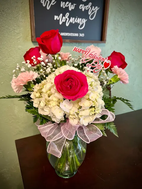 Nita's Flowers & Gifts