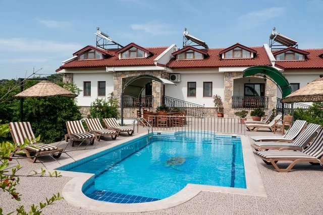 Pomegranate Garden Villas (Helena Metin)