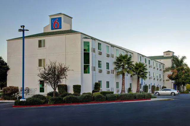 Motel 6 Gilroy, CA
