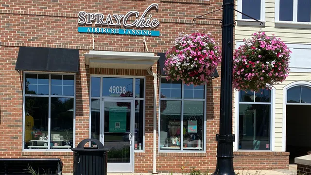 SprayChic Airbrush Tanning
