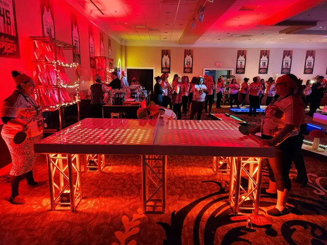 𝐑𝐎𝐘𝐀𝐋 𝐄𝐍𝐓𝐄𝐑𝐓𝐀𝐈𝐍𝐌𝐄𝐍𝐓