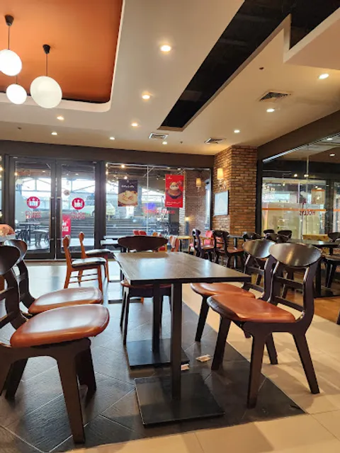 Hollys Coffee The Street Ratchada