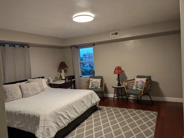 Fairmount House/Free Street Parking/Spacious/Quiet