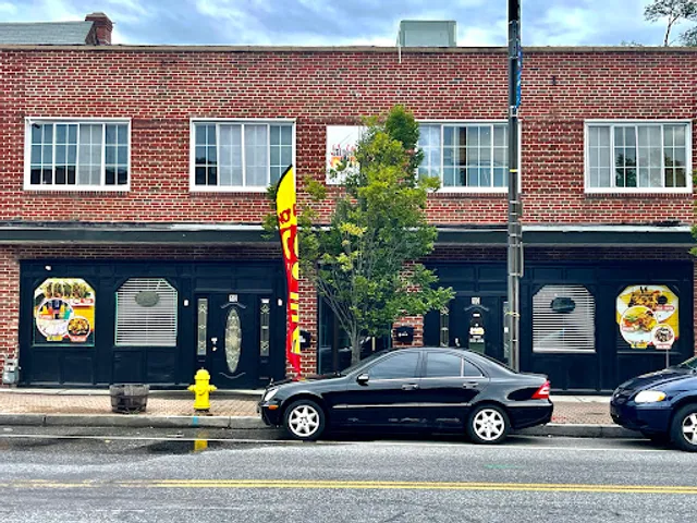 Alberto's Restaurant & Raw Bar