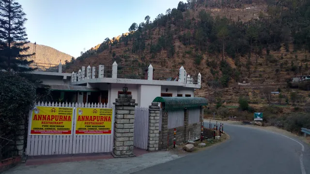 OYO 27050 Himalayan Hill Crest Resort