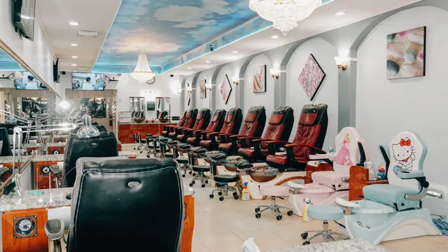 LC Nails - Royston Bi-Lo