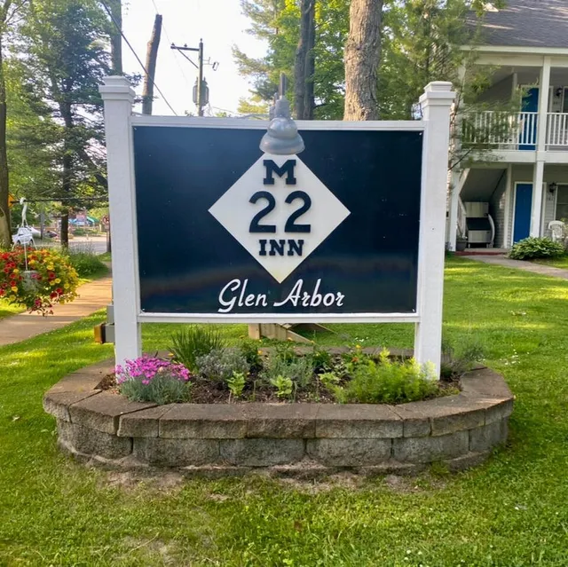 M22 Inn - Glen Arbor