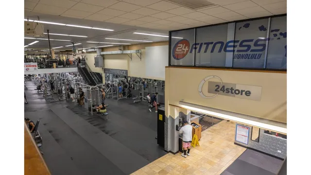 24 Hour Fitness