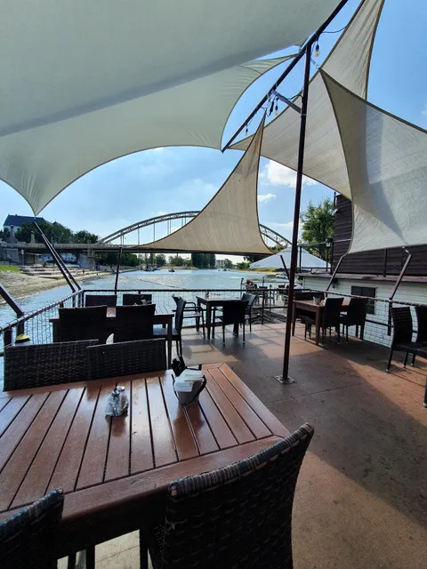 Westy Hajó Étterem & Pub