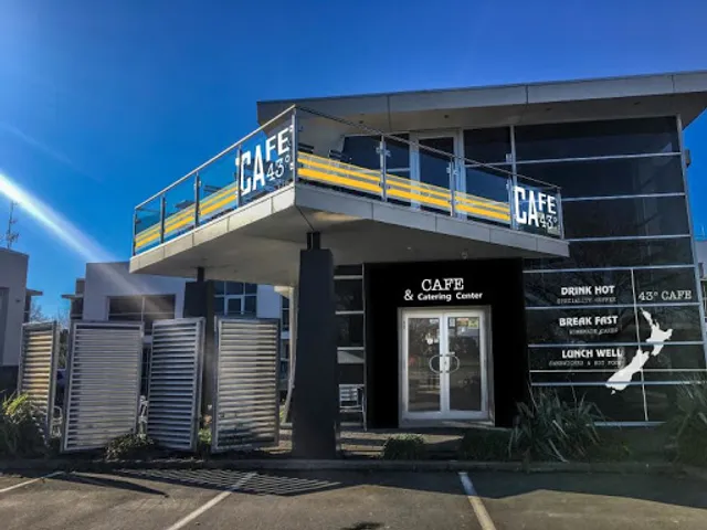 43 Degrees Cafe