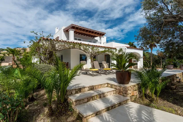 Villa Can Joan I - Fantastic Sunset Views and Family Friendly - Ibiza Sunset Villas