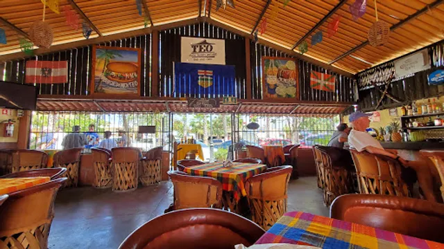 Teo Restaurant Bar and Grill