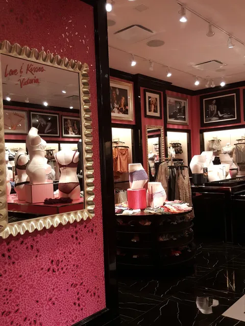 Victoria's Secret & PINK