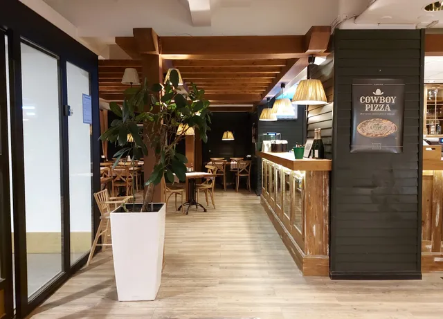 Classic Pizza Restaurant