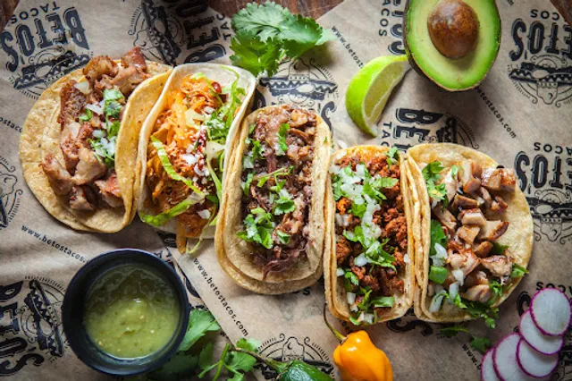Betos Tacos Windward