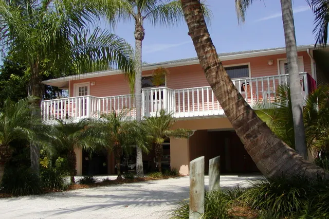 Siesta Palms by the Beach
