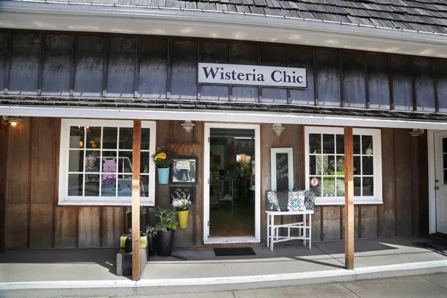 Wisteria Chic