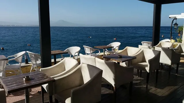 Πηγή Cafe Lounge Bar