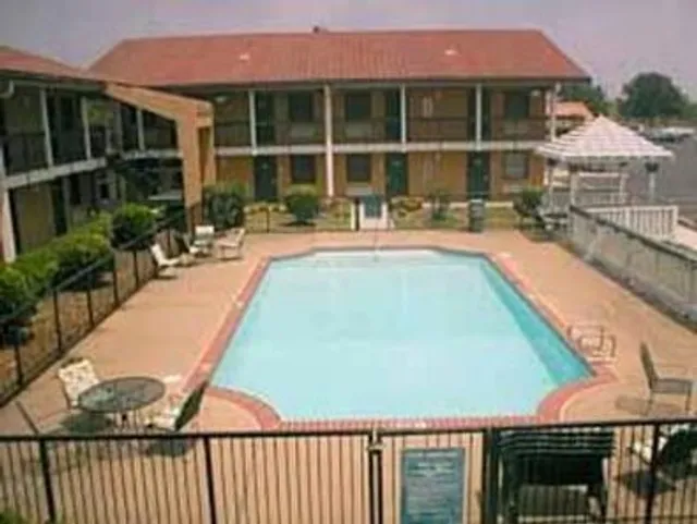 Budget Host Inn & Suites