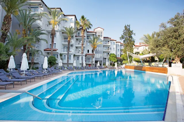 Paloma Marina Suites