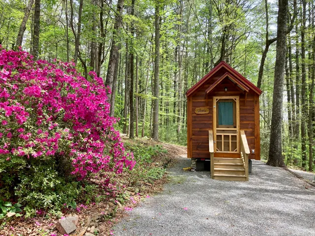 Bleu Canoe Tiny Cabins