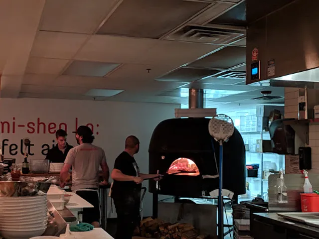 Mission Pizza Napoletana