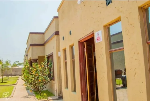 MacB Estates - Furnished Apartments & Cozy Bar