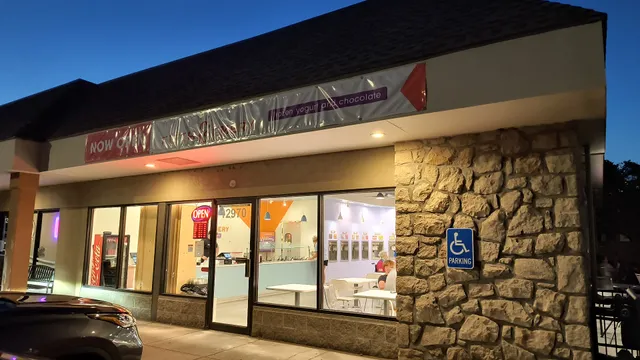 Fifth & Emery Lenexa - Frozen Yogurt. Chocolate. Caramel Apples.