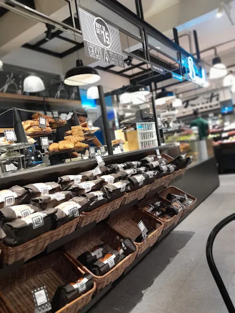 Ben's General Food Store Plaza Batai