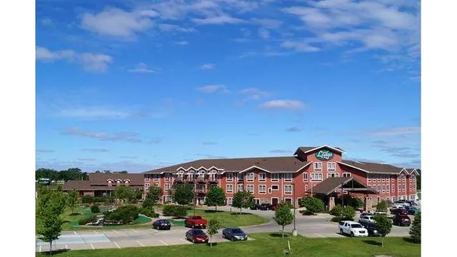 Norfolk Lodge & Suites, an Ascend Collection Hotel