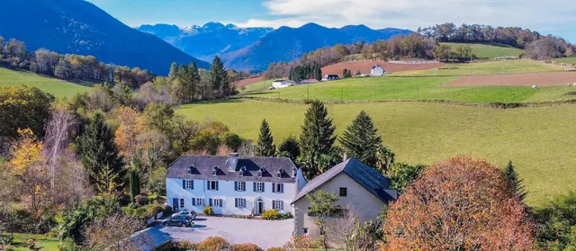 Area "Gardens Du Cot" Marriage Pau - Location De Salle - Cottage Group Béarn Pyrénées