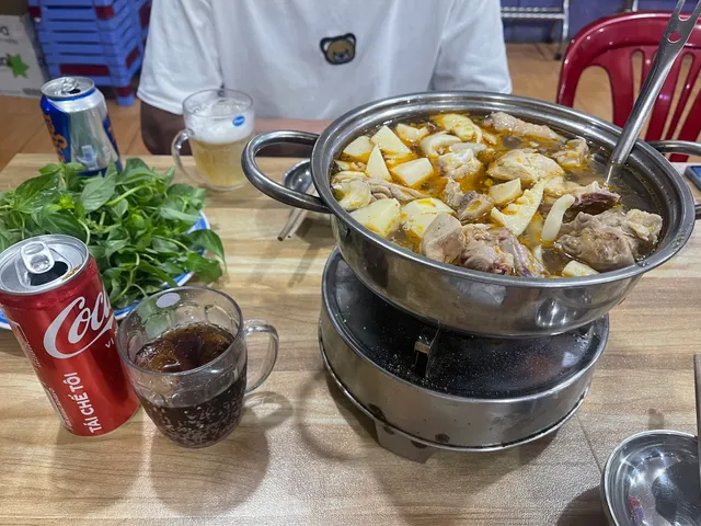 Lẩu gà lá é-gà nướng lu 668