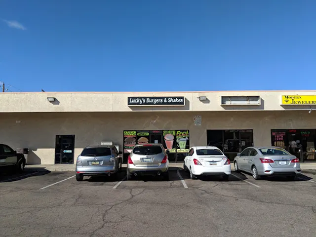 Lucky's Burgers & Shakes