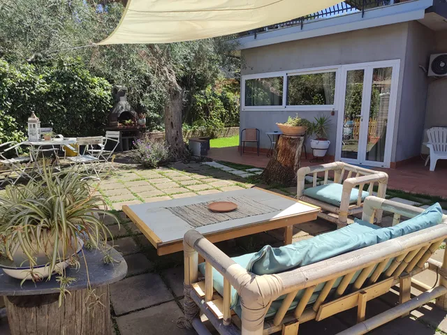 B & B House of Olives